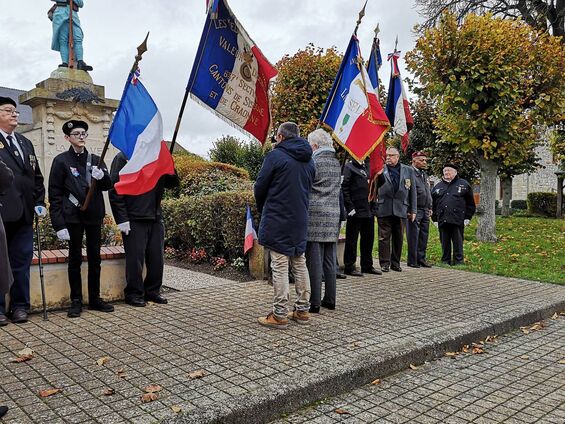 Cérémonie 11 novembre 2019 lecture des noms sur le monument